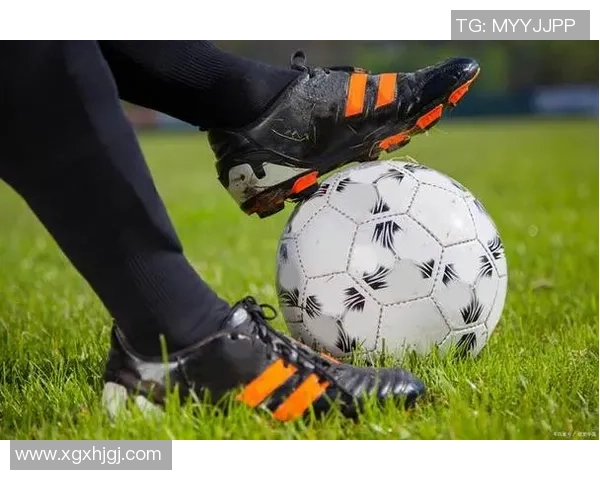 提升运动表现的秘密武器足球袜子护膝的选择与搭配技巧解析